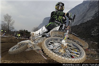 charlier_4_cross_2012_team_monster_energy_yamaha.jpg