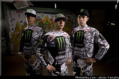 mx2_cross_2012_team_monster_energy_yamaha.jpg