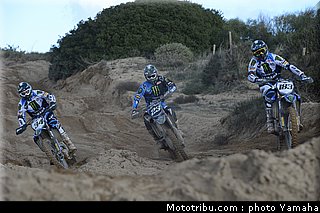 team_3_motocross_monster_energy_yamaha_racing_team_2013.jpg