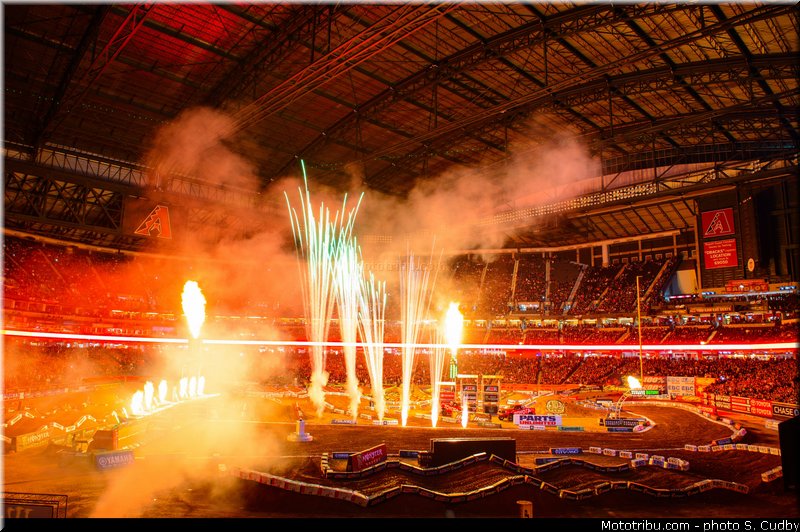 ambiance_01_supercross_us_2012_phoenix