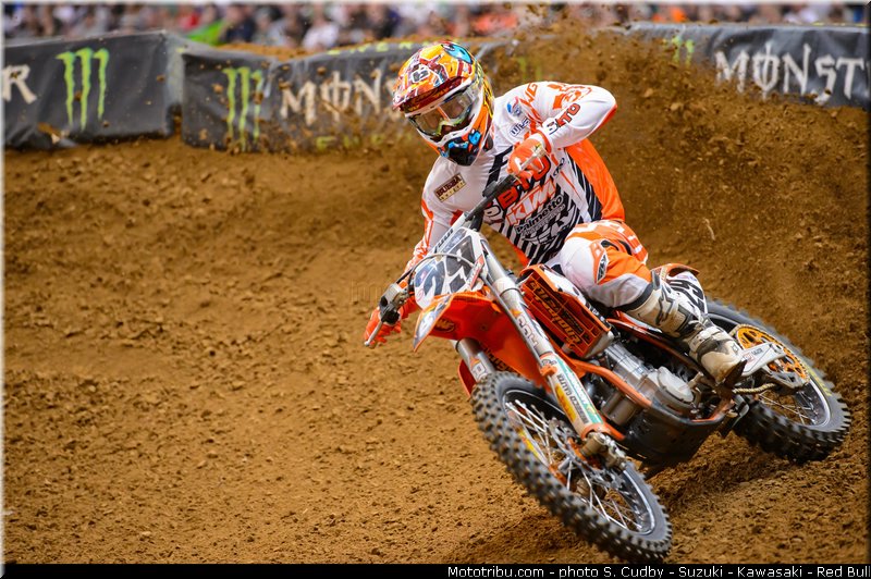 short_01_supercross_us_2013_saint_louis