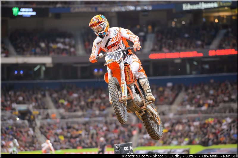 short_02_supercross_us_2013_saint_louis