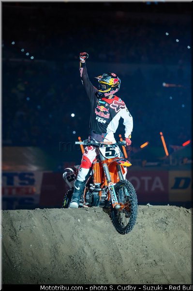 dungey_003_supercross_us_2013_indianapolis