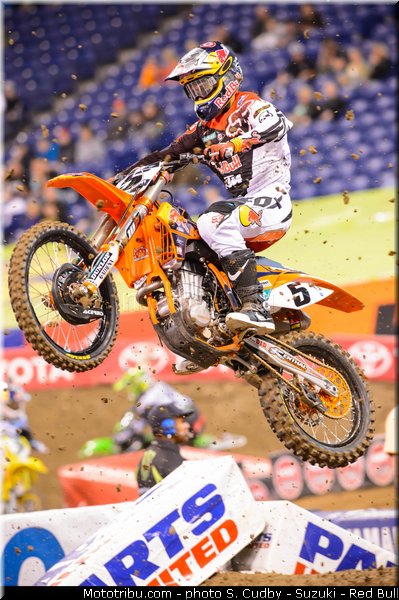 dungey_015_supercross_us_2013_indianapolis