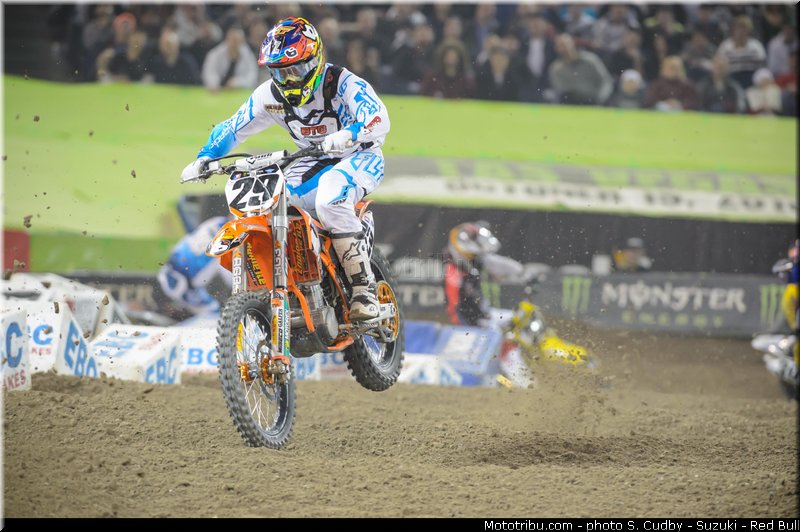 short_081_supercross_2013_toronto