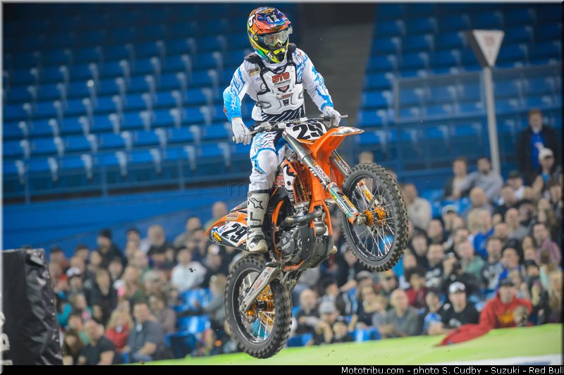 short_082_supercross_2013_toronto