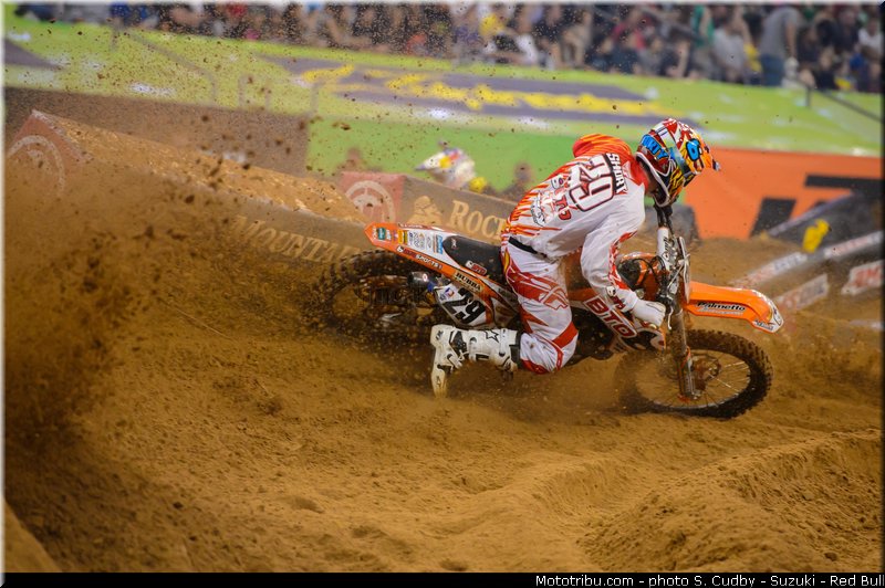 short_002_supercross_us_2013_houston