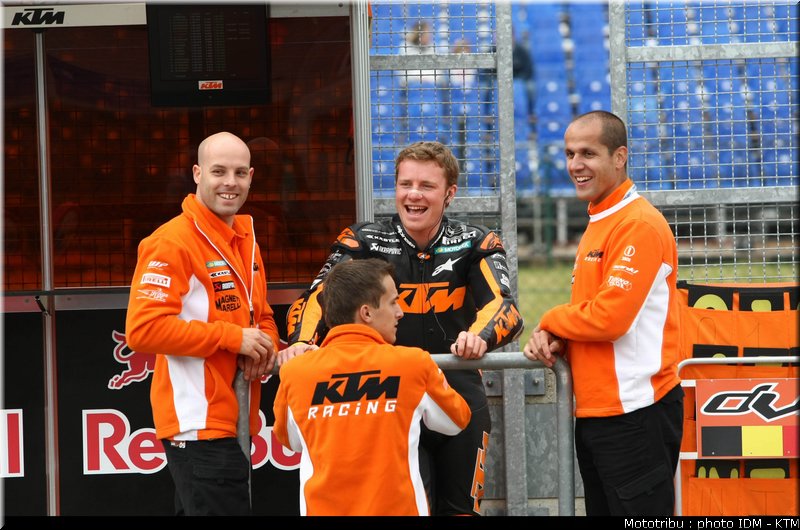 idm_004sachsenring_sbk_nebel_2