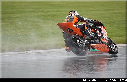 idm_004sachsenring_sbk_nebel_8.jpg