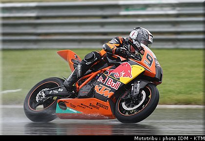 idm_004sachsenring_sbk_nebel_9.jpg