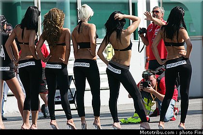 civ_pitbabe_25_misano_juillet_2010.JPG