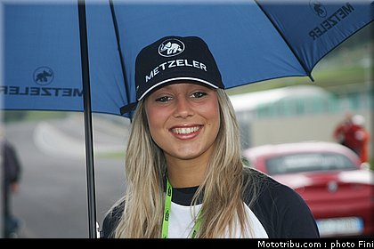 civ_pitbabe_mugello_2010_04.JPG