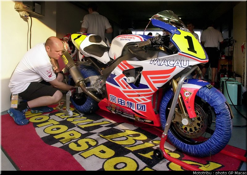 0099_paddock_macao2002_004