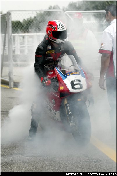 0121_paddock_macao2002_026