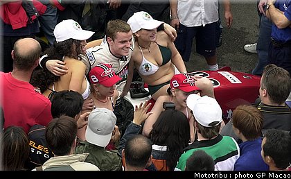 0128_pitbabes_macao2002_004.jpg