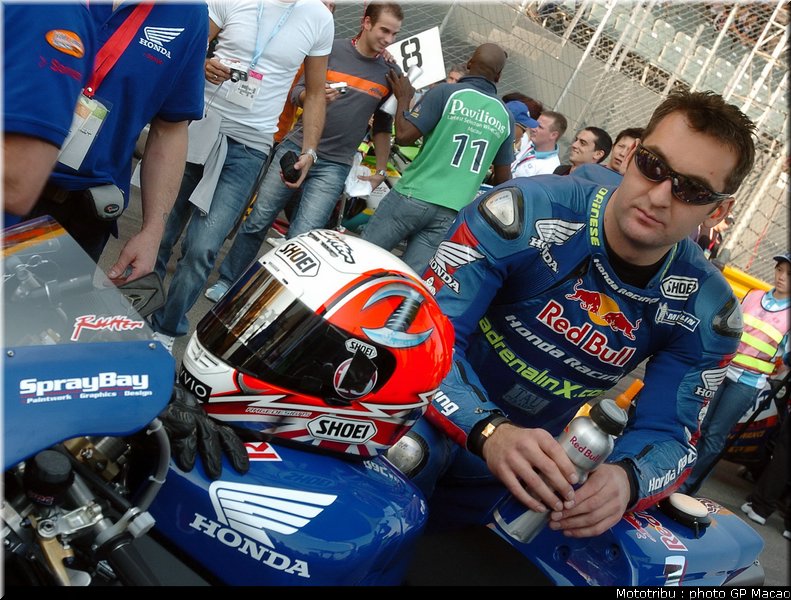 0087_paddock_macao2004_3