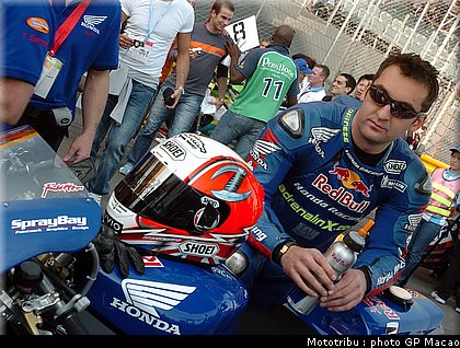 0087_paddock_macao2004_3.jpg