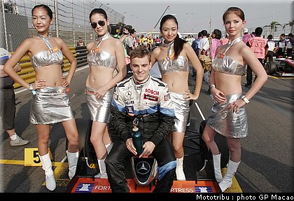 0106_pitbabes_macao2004_020.jpg