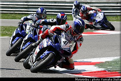 campedelli_1_rseries_cup_monza2009.jpg