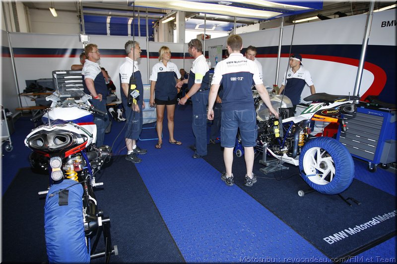 013-essais-jeudi-team-bmw