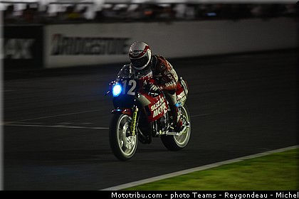 yoshi_gsx_r_750_1986_001_endurance_2012_japon_suzuka.jpg