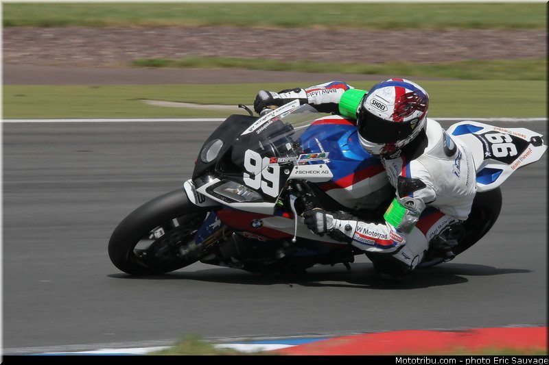 bmw_01_endurance_2012_allemagne_oschersleben