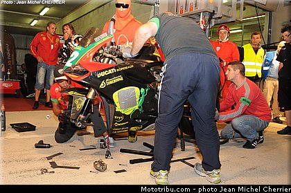 0082_scuderia_zone_rouge_003_endurance_2012_france_24h_du_mans.jpg