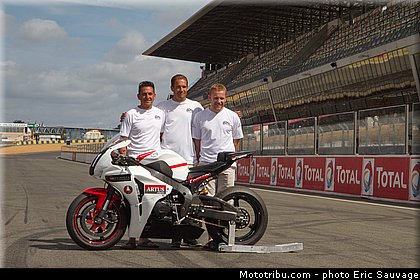 cognage_111_02_endurance_2012_essais_pre_le_mans_sauvage_mototribu.jpg