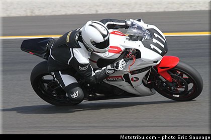 cognage_111_04_endurance_2012_essais_pre_le_mans_sauvage_mototribu.jpg
