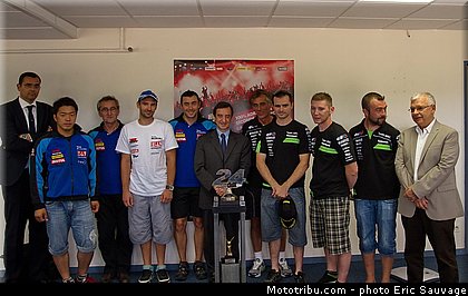 conference_de_presse_03_endurance_2012_essais_pre_le_mans_sauvage_mototribu.jpg