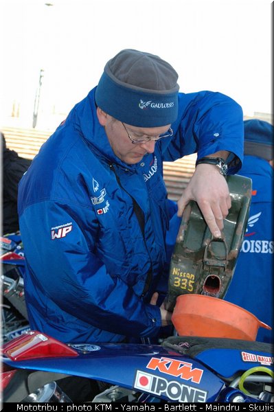 bruckner_mecano_despres_1_dakar2005