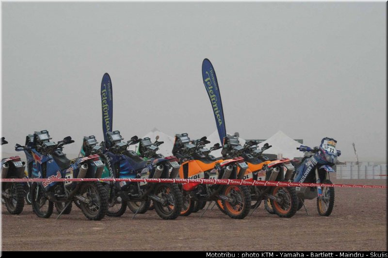 parc_ferme_dakar2005