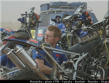 bruckner_mecano_despres_2_dakar2005.jpg