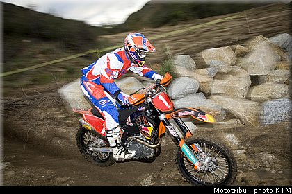 000ktm_team_knight_2.jpg
