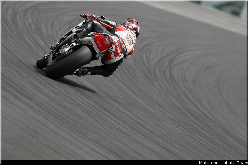 motogp_checa_1