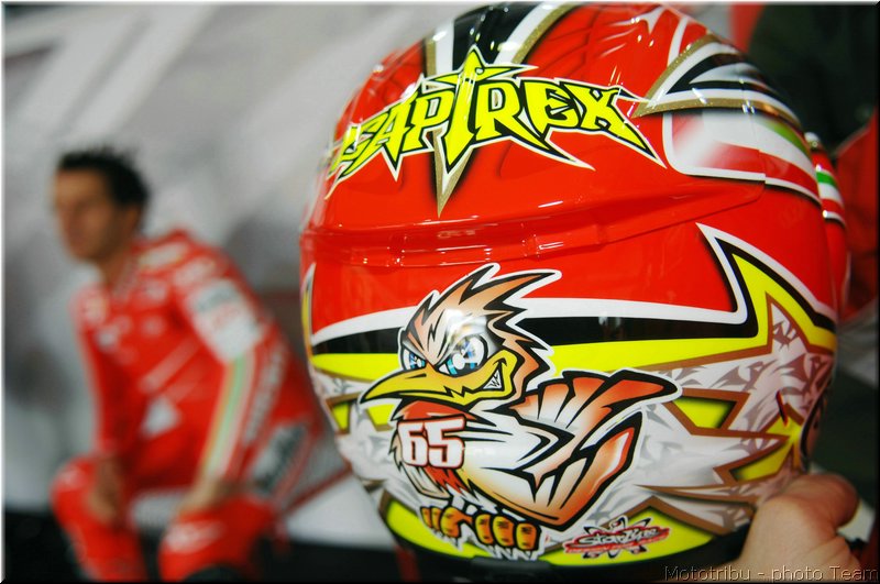 043-stands2007-043-capirossi2-qatar