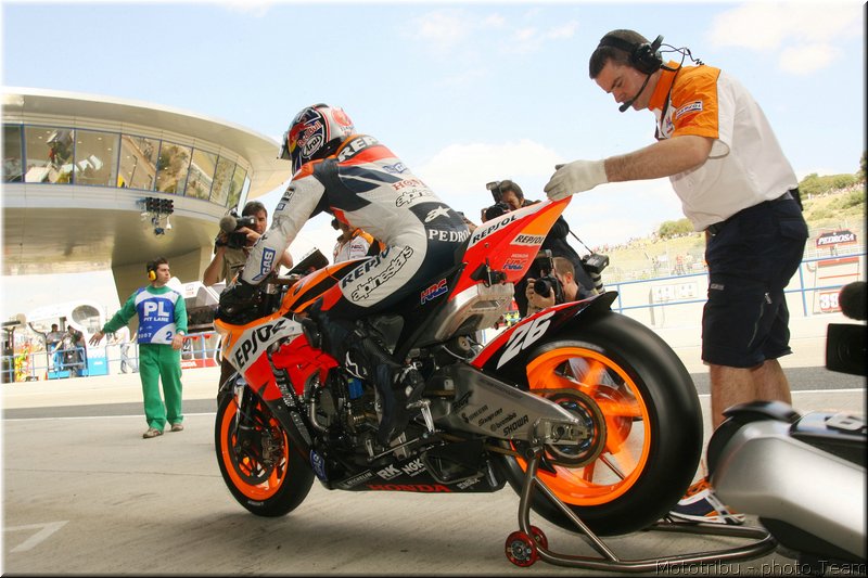 097-stands2007-024-pedrosa4-espagne