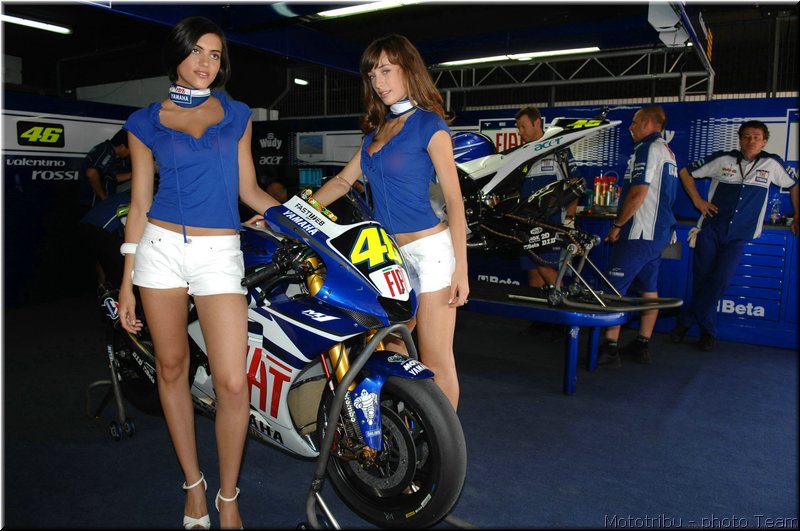 292-stands2007-girls003
