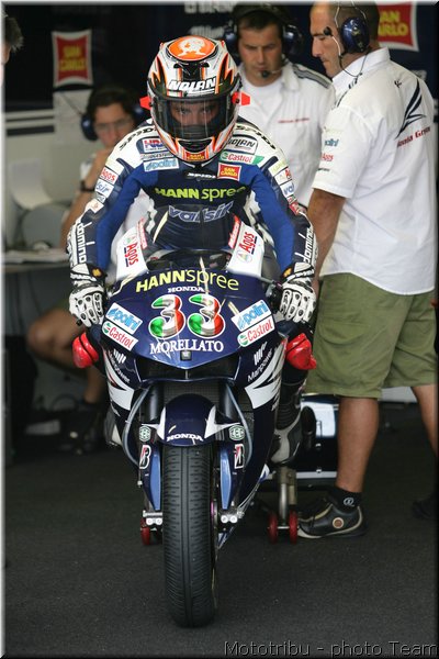 593-stands2007-050-melandri2-saintmarin