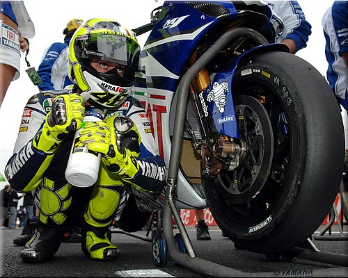 215-stands2007-031-rossi.jpg