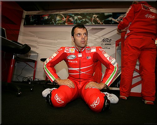 252-stands2007-031-capirossi2.jpg