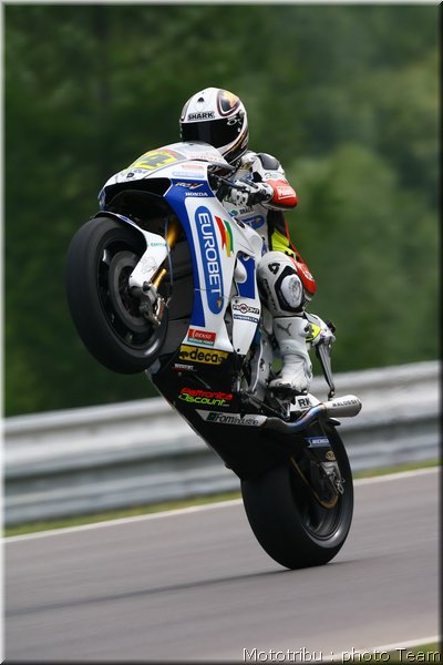 motogp-depuniet_01