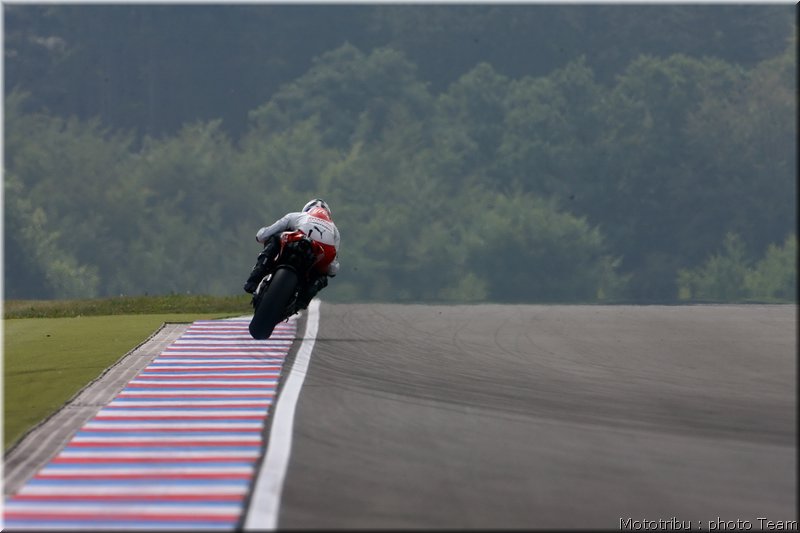 motogp-guintoli_02