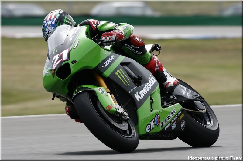 motogp-hopkins_04
