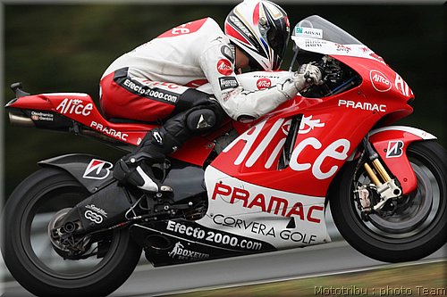 motogp-guintoli_06.jpg