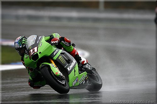 motogp-hopkins_10.jpg