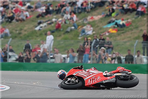 motogp-stoner_14.jpg