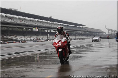 motogp_guintoli_04.jpg