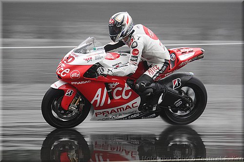 motogp_guintoli_06.jpg
