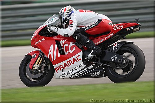 motogp_guintoli_08.jpg